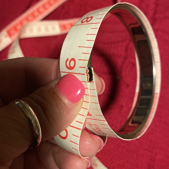 Set of two bangle bracelets (lime & blue) EUC - Picture 4 of 6